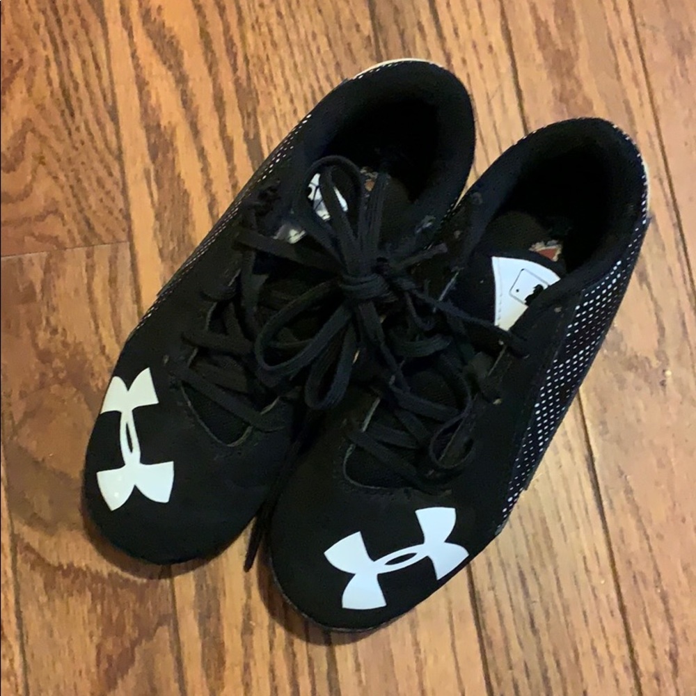 Baseball cleats